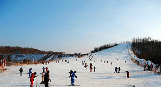 百里荒冰雪世界滑雪場