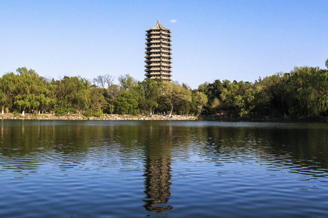 北京大學博雅塔
